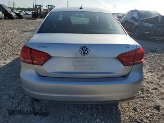 2014 Volkswagen Passat S z VIN 1VWAS7A39EC046865, wystawiony jako Copart lot #58449995 z przebiegiem 122 630 mil mil oraz Czysty tytuł • Clean title. Historia ofert i sprzedaży dostępna na DreamBid. Obrazek 6.