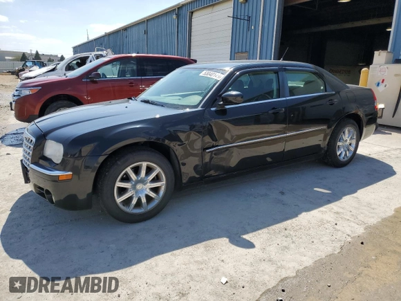 2008 Chrysler 300 z VIN 2C3LA33G68H263769, wystawiony jako Copart lot #53040145 z przebiegiem 125 461 mil mil oraz Szkoda całkowita • Salvage title. Historia ofert i sprzedaży dostępna na DreamBid. Obrazek 1.