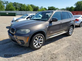 2011 BMW X5 35i z VIN 5UXZV4C56BL401267, wystawiony jako Copart lot #55635165 z przebiegiem 150 593 mil mil oraz Szkoda całkowita • Salvage title. Historia ofert i sprzedaży dostępna na DreamBid. Obrazek 1.