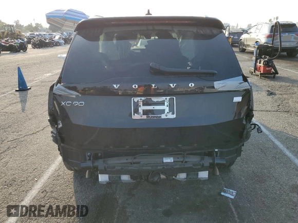2024 Volvo XC90 Ultimate Bright Theme z VIN YV4H60CFXR1215956, wystawiony jako Copart lot #42995635 z przebiegiem Nie podano mil oraz Szkoda całkowita • Salvage title. Historia ofert i sprzedaży dostępna na DreamBid. Obrazek 6.