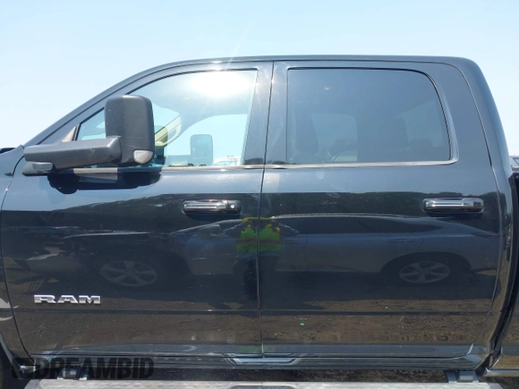 2019 Ram 2500 Big Horn with VIN 3C6UR5DLXKG544035, listed as a IAAI auction lot 42560785 with 76,606 mi miles and . Bid and sale history available at DreamBid. Image 14.