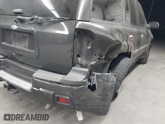 2005 Chevrolet TrailBlazer LS with VIN 1GNDS13SX52183540, listed as a IAAI auction lot 42074299 with 137,473 mi miles and . Bid and sale history available at DreamBid. Image 6.