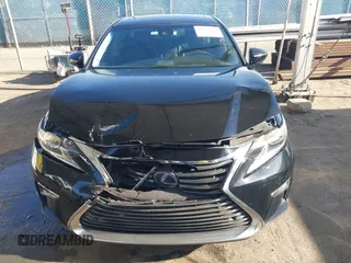 2016 Lexus ES 300h z VIN JTHBW1GG1G2121262, wystawiony jako IAAI lot #41959615 z przebiegiem 131 247 mil mil oraz . Historia ofert i sprzedaży dostępna na DreamBid. Obrazek 12.