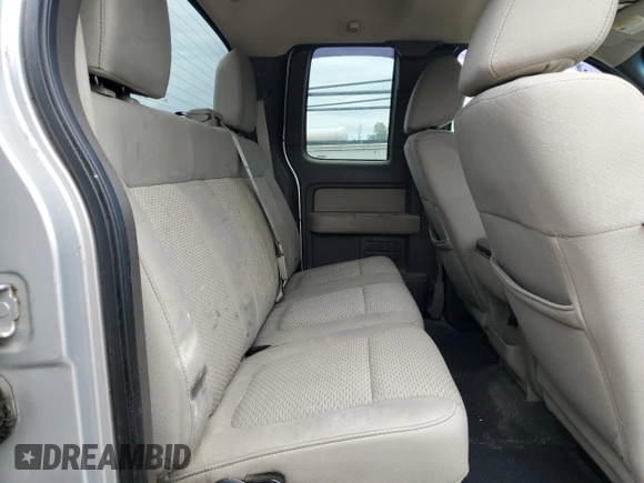 2010 Ford F-150 XL z VIN 1FTFX1EV6AFC40331, wystawiony jako Copart lot #62471035 z przebiegiem 147 619 mil mil oraz Czysty tytuł • Clean title. Historia ofert i sprzedaży dostępna na DreamBid. Obrazek 10.