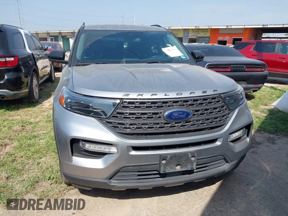 2022 Ford Explorer XLT z VIN 1FMSK7DH8NGB98882, wystawiony jako IAAI lot #41927913 z przebiegiem 48 179 mil mil oraz . Historia ofert i sprzedaży dostępna na DreamBid. Obrazek 6.