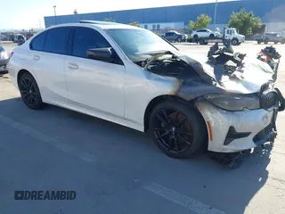2020 BMW 3 Series 330i z VIN 3MW5R1J09L8B15090, wystawiony jako IAAI lot #41544440 z przebiegiem Nie podano mil oraz . Historia ofert i sprzedaży dostępna na DreamBid. Obrazek 1.