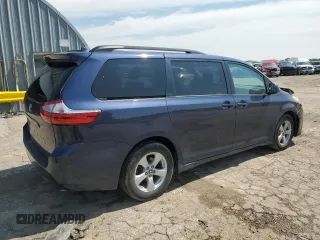2018 Toyota Sienna LE Auto Access Seat with VIN 5TDKZ3DC5JS937221, listed as a Copart auction lot 59595765 with 118,790 mi miles and Salvage title. Bid and sale history available at DreamBid. Image 3.