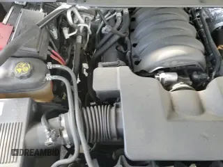 2018 Chevrolet Tahoe LT z VIN 1GNSCBKC0JR245341, wystawiony jako Copart lot #81939655 z przebiegiem 87 797 mil mil oraz Szkoda całkowita • Salvage title. Historia ofert i sprzedaży dostępna na DreamBid. Obrazek 13.