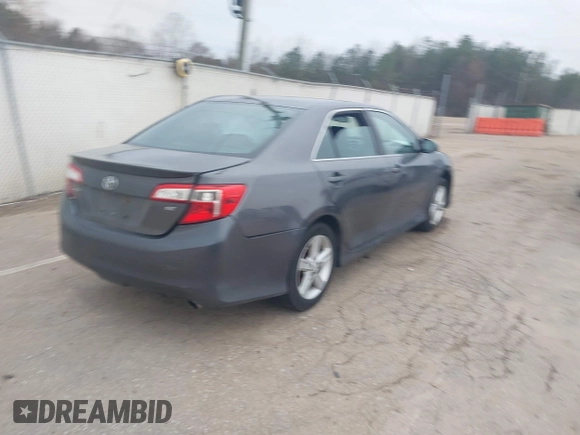 2014 Toyota Camry L with VIN 4T1BF1FKXEU813606, listed as a IAAI auction lot 41528889 with 252,866 mi miles. Bid and sale history available at carsss.com. Image 4.