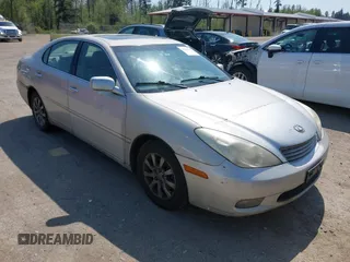 2002 Lexus ES 300 with VIN JTHBF30G320044114, listed as a IAAI auction lot 42104340 with 306,739 mi miles. Bid and sale history available at carsss.com. Image 1.