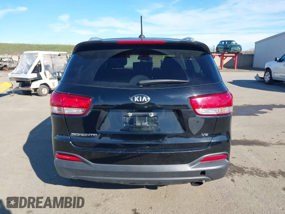2016 Kia Sorento LX with VIN 5XYPGDA5XGG175646, listed as a IAAI auction lot 41637173 with 186,922 mi miles. Bid and sale history available at carsss.com. Image 17.