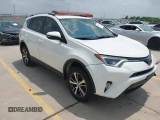2018 Toyota RAV4 XLE z VIN JTMWFREV3JD121908, wystawiony jako IAAI lot #42140675 z przebiegiem 114 819 mil mil oraz . Historia ofert i sprzedaży dostępna na DreamBid. Obrazek 1.