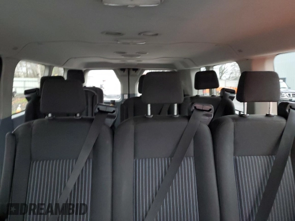 2019 Ford Transit Passenger XL z VIN 1FBZX2YG4KKA76560, wystawiony jako Copart lot #87023314 z przebiegiem 159 342 mil mil oraz Czysty tytuł • Clean title. Historia ofert i sprzedaży dostępna na DreamBid. Obrazek 10.