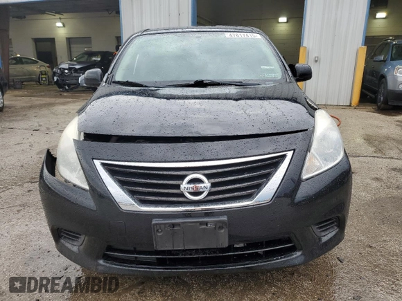 2014 Nissan Versa S with VIN 3N1CN7AP1EL839011, listed as a Copart auction lot 47817415 with 63,059 mi miles and Salvage Title. Bid and sale history available at DreamBid. Image 5.