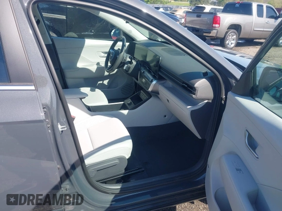 2025 Hyundai Kona Limited with VIN KM8HECA37SU190630, listed as a IAAI auction lot 41973164 with 6,850 mi miles and . Bid and sale history available at carsss.com. Image 5.