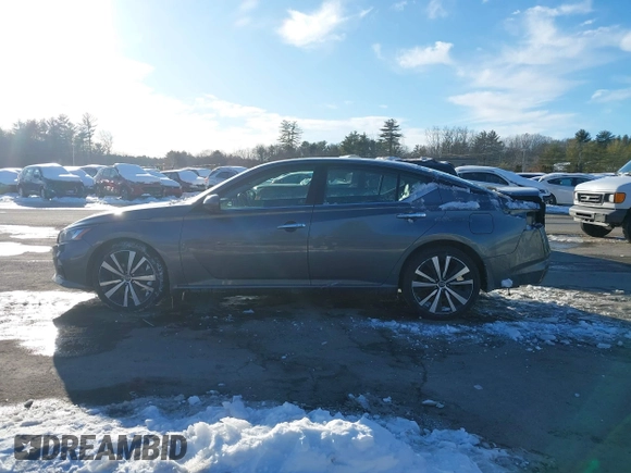 2019 Nissan Altima 2.5 Platinum with VIN 1N4BL4FW0KC229384, listed as a IAAI auction lot 41585970 with 112,087 mi miles. Bid and sale history available at carsss.com. Image 14.