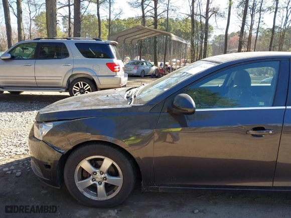 2014 Chevrolet Cruze 1LT with VIN 1G1PC5SB3E7238613, listed as a IAAI auction lot 41842648 with 147,238 mi miles. Bid and sale history available at carsss.com. Image 13.
