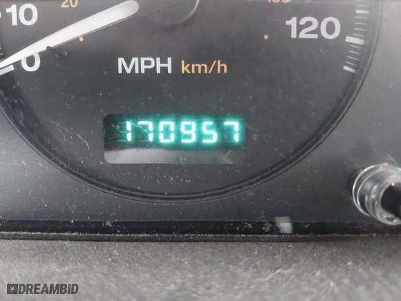2004 Jeep Grand Cherokee Laredo with VIN 1J4GW48S94C343365, listed as a IAAI auction lot 41917596 with 170,957 mi miles. Bid and sale history available at carsss.com. Image 7.