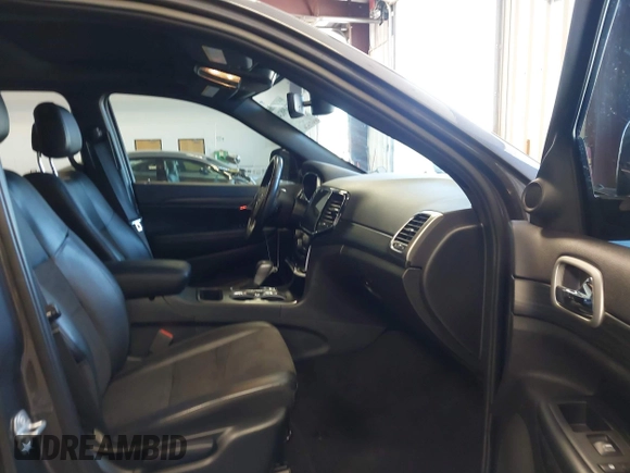 2020 Jeep Grand Cherokee Laredo z VIN 1C4RJFAG9LC325526, wystawiony jako IAAI lot #42609824 z przebiegiem 44 457 mil mil oraz . Historia ofert i sprzedaży dostępna na DreamBid. Obrazek 5.
