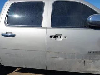 2009 Chevrolet Silverado 1500 LT with VIN 3GCEC23099G252407, listed as a IAAI auction lot 41754180 with 188,319 mi miles. Bid and sale history available at carsss.com. Image 13.