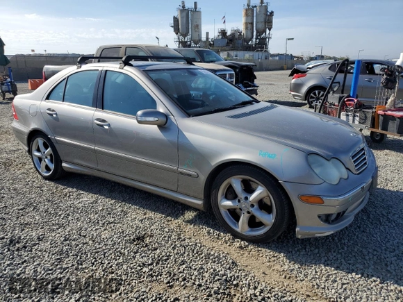 2006 Mercedes-Benz C 230 Sport with VIN WDBRF52H26A869299, listed as a Copart auction lot 63820245 with 264,629 mi miles and Salvage title. Bid and sale history available at DreamBid. Image 4.