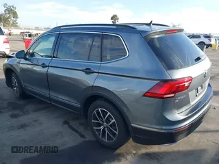2021 Volkswagen Tiguan SE with VIN 3VV3B7AX8MM071303, listed as a IAAI auction lot 41109686 with 40,684 mi miles and . Bid and sale history available at DreamBid. Image 3.
