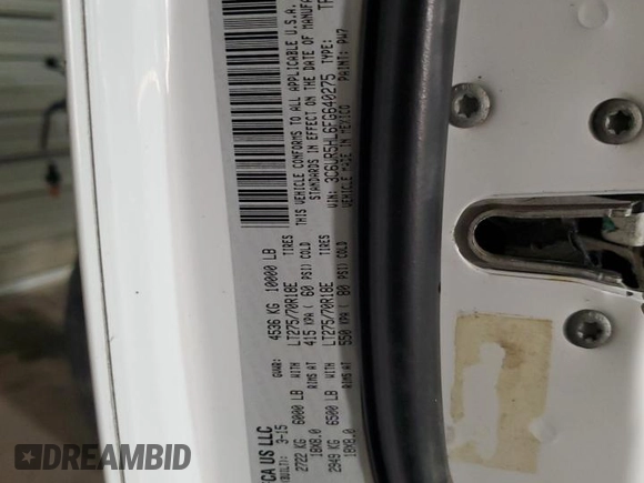 2015 Ram 2500 Tradesman z VIN 3C6UR5HL6FG640275, wystawiony jako Copart lot #53720945 z przebiegiem 153 842 mil mil oraz Szkoda całkowita • Salvage title. Historia ofert i sprzedaży dostępna na DreamBid. Obrazek 12.