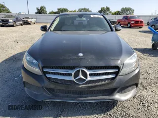 2017 Mercedes-Benz C 300 z VIN 55SWF4JB0HU219715, wystawiony jako Copart lot #60154615 z przebiegiem 130 378 mil mil oraz Czysty tytuł • Clean title. Historia ofert i sprzedaży dostępna na DreamBid. Obrazek 5.