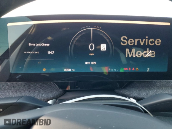 2024 Lucid Air Pure z VIN 50EA1PGA5RA001365, wystawiony jako Copart lot #42654165 z przebiegiem 8878 mil mil oraz Szkody całkowita. Historia ofert i sprzedaży dostępna na DreamBid. Obrazek 9.