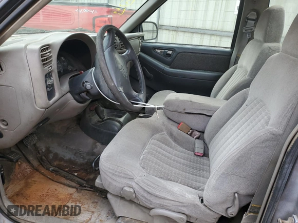 1998 Chevrolet S-10 with VIN 1GCCS14X4WK160271, listed as a Copart auction lot 80284274 with 276,924 mi miles and Salvage Title. Bid and sale history available at carsss.com. Image 7.