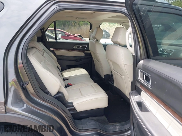 2016 Ford Explorer Platinum z VIN 1FM5K8HT4GGB49067, wystawiony jako IAAI lot #42093235 z przebiegiem 138 272 mil mil oraz . Historia ofert i sprzedaży dostępna na DreamBid. Obrazek 8.