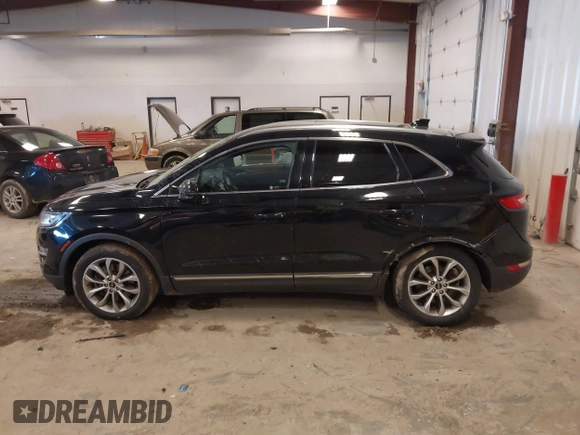 2017 Lincoln MKC Select z VIN 5LMCJ2D94HUL61565, wystawiony jako IAAI lot #42019067 z przebiegiem 77 366 mil mil oraz . Historia ofert i sprzedaży dostępna na DreamBid. Obrazek 14.