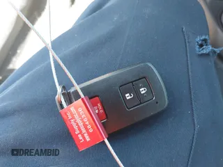 2018 Toyota RAV4 XLE с VIN JTMWFREV7JJ735295, выставлен на аукционе IAAI как лот 42452894 с пробегом 103 974 миль миль и . История ставок и продаж доступна на DreamBid. Изображение 11.