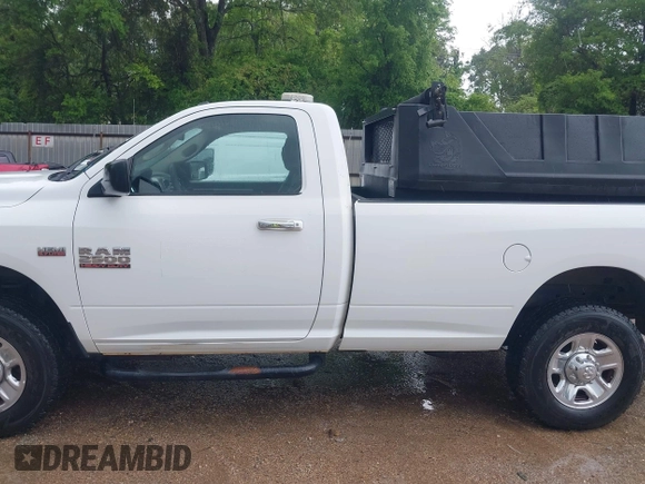 2017 Ram 2500 z VIN 3C6LR5BT6HG683506, wystawiony jako IAAI lot #41934017 z przebiegiem 68 942 mil mil oraz . Historia ofert i sprzedaży dostępna na DreamBid. Obrazek 14.