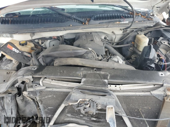 2000 Chevrolet Silverado 1500 with VIN 2GCEC19V7Y1402082, listed as a Copart auction lot 43624055 with 0 mi miles and Salvage Title. Bid and sale history available at carsss.com. Image 11.