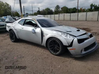 2019 Dodge Challenger R/T Scat Pack z VIN 2C3CDZFJ8KH642376, wystawiony jako Copart lot #74130094 z przebiegiem 59 742 mil mil oraz Szkoda całkowita • Salvage title. Historia ofert i sprzedaży dostępna na DreamBid. Obrazek 4.