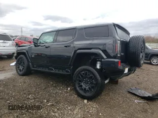 2024 GMC Hummer EV 2X with VIN 1GKB0NDE0RU109550, listed as a Copart auction lot 81728944 with 5,426 mi miles and Salvage Title. Bid and sale history available at carsss.com. Image 2.