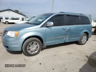 2010 Chrysler Town & Country Touring z VIN 2A4RR5D13AR245518, wystawiony jako Copart lot #54668375 z przebiegiem 226 392 mil mil oraz Szkoda całkowita • Salvage title. Historia ofert i sprzedaży dostępna na DreamBid. Obrazek 1.