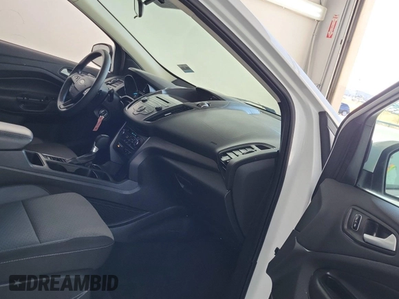 2017 Ford Escape SE z VIN 1FMCU0GD4HUB05330, wystawiony jako IAAI lot #42396863 z przebiegiem 66 420 mil mil oraz . Historia ofert i sprzedaży dostępna na DreamBid. Obrazek 50.