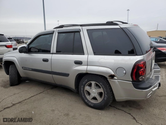 2004 Chevrolet TrailBlazer LT with VIN 1GNDS13S842323700, listed as a Copart auction lot 44176895 with 165,541 mi miles and Salvage Title. Bid and sale history available at carsss.com. Image 2.