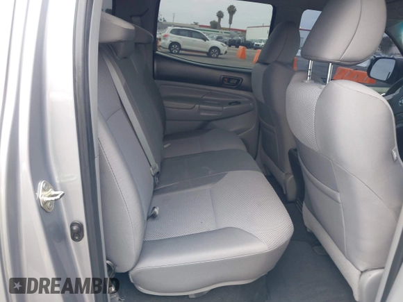 2014 Toyota Tacoma PreRunner z VIN 3TMJU4GNXEM164121, wystawiony jako IAAI lot #42568581 z przebiegiem 201 316 mil mil oraz . Historia ofert i sprzedaży dostępna na DreamBid. Obrazek 8.