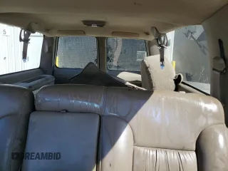 1999 GMC Suburban with VIN 3GKEC16R7XG542862, listed as a Copart auction lot 77568734 with 251,717 mi miles and Salvage Title. Bid and sale history available at carsss.com. Image 10.