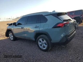 2021 Toyota RAV4 XLE with VIN 2T3W1RFV1MW165118, listed as a Copart auction lot 47613725 with 71,270 mi miles and Salvage Title. Bid and sale history available at carsss.com. Image 2.