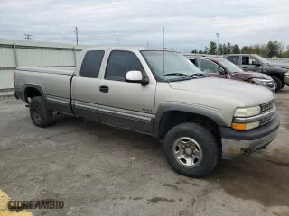 2000 Chevrolet Silverado 2500 LT with VIN 1GCGK29U0YE159920, listed as a Copart auction lot 53829755 with 104,964 mi miles and Clean Title. Bid and sale history available at carsss.com. Image 4.