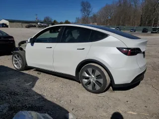 2022 Tesla Model Y Long Range z VIN 7SAYGDEE0NF339363, wystawiony jako Copart lot #44604015 z przebiegiem 48 002 mil mil oraz Szkody całkowita. Historia ofert i sprzedaży dostępna na DreamBid. Obrazek 2.