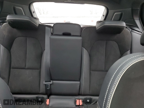 2021 Volvo XC40 R-Design with VIN YV4162UM0M2424488, listed as a Copart auction lot 51258465 with 39,270 mi miles and Salvage Title. Bid and sale history available at carsss.com. Image 10.