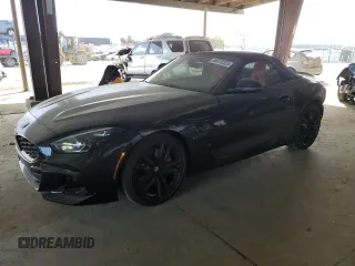 2025 BMW Z4 sDriveM40i with VIN WBAHF9C05SWY43531, listed as a Copart auction lot 46370325 with 1,943 mi miles and Salvage Title. Bid and sale history available at carsss.com. Image 1.
