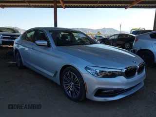 2018 BMW 5 Series 530i z VIN WBAJA5C53JG898959, wystawiony jako IAAI lot #41615737 z przebiegiem 55 546 mil mil oraz . Historia ofert i sprzedaży dostępna na DreamBid. Obrazek 1.