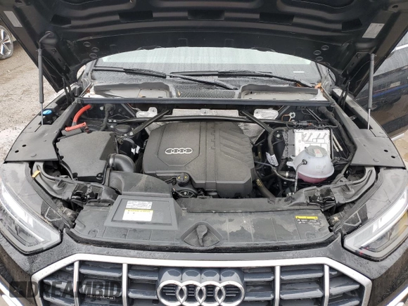 2024 Audi Q5 Komfort with VIN WA1AAAFY9R2001227, listed as a Copart auction lot 80048624 with 11,402 mi miles and Salvage Title. Bid and sale history available at carsss.com. Image 12.