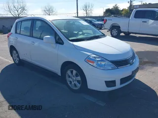 2007 Nissan Versa S с VIN 3N1BC13E87L402572, выставлен на аукционе IAAI как лот 41729542 с пробегом 88 641 миль миль и . История ставок и продаж доступна на DreamBid. Изображение 1.